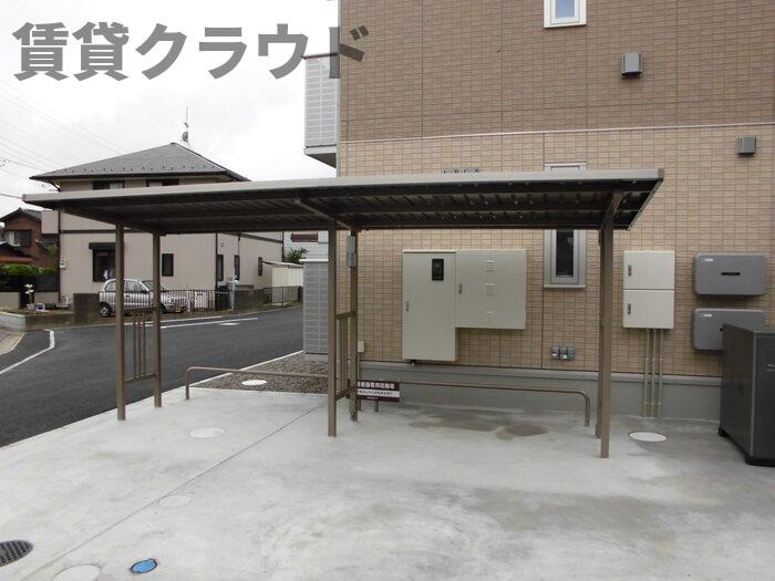 ピーノフォーリア弐番館のエントランス|駐輪場