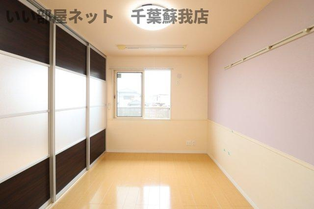 ピーノフォーリア弐番館の寝室|使い勝手のいい寝室です