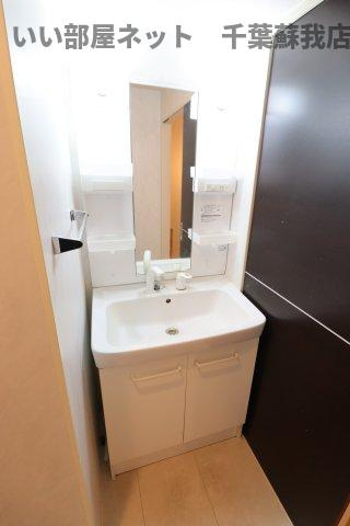 ピーノフォーリア弐番館の洗面所|朝の準備に活躍する、洗髪洗面化粧台！