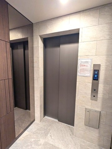 ニド三ノ輪の設備|防犯モニター付セキュリティエレベーター、姿見鏡付です