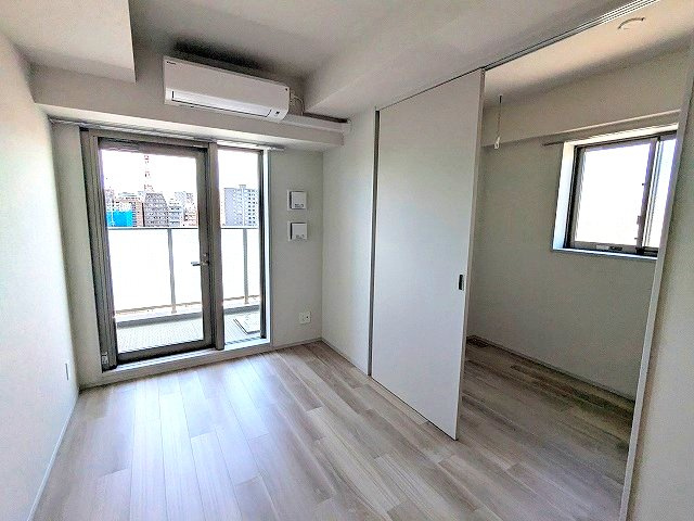 ニド三ノ輪の居間・リビング|インターネットWi-Fi無料NURO光
ペット可小型犬or猫1匹