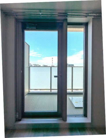 ニド三ノ輪の設備|10Fバルコニー、スライド式網戸は室内側で清潔です、日当り眺望良好です