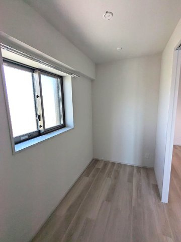 ニド三ノ輪の設備|3.2帖洋室
収納付
インターネットWi-Fi無料NURO光
ペット可小型犬or猫1匹
取り外し可能な室内物干し設備付き