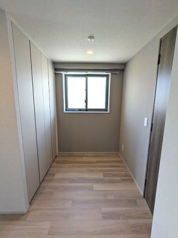 ニド三ノ輪のその他共用部分|1.8帖のフリースぺースで在宅ワーク可能
クローゼット付