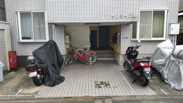 サンライズ泉のエントランス