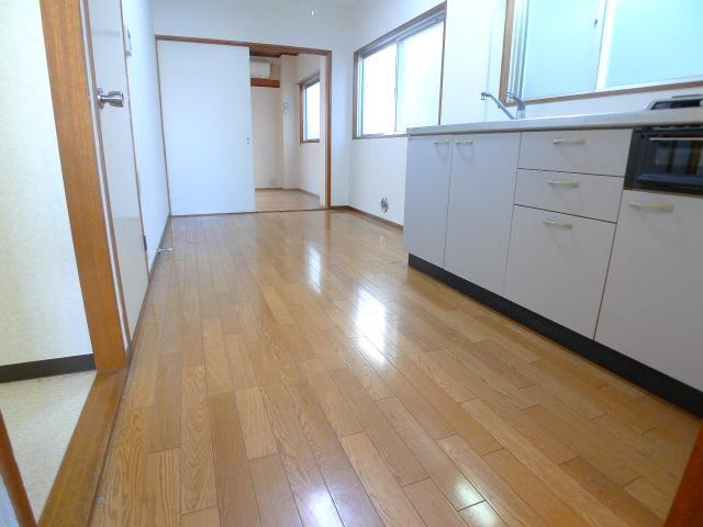 サンライズ泉の居間・リビング