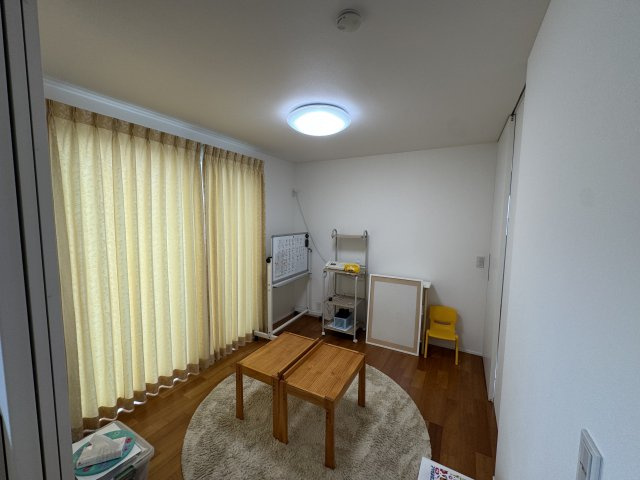 -三丁目不動産-　本庄市柏1丁目　注文住宅　オール電化の居間・リビング