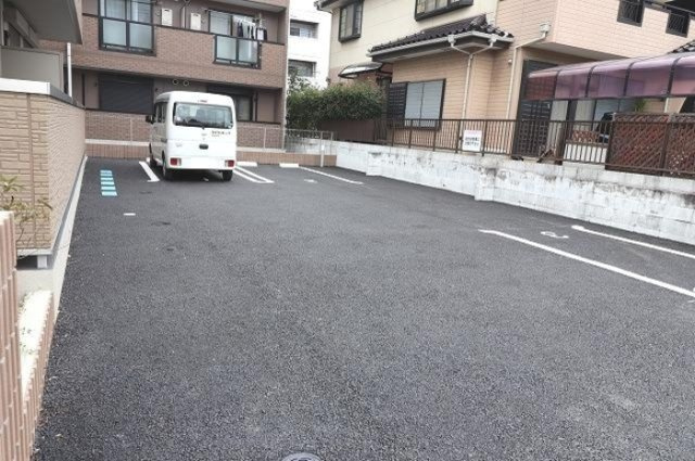 ヒールコート125の駐車場