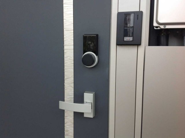 クレイノレインボー上竹Ⅲの玄関|レオロック