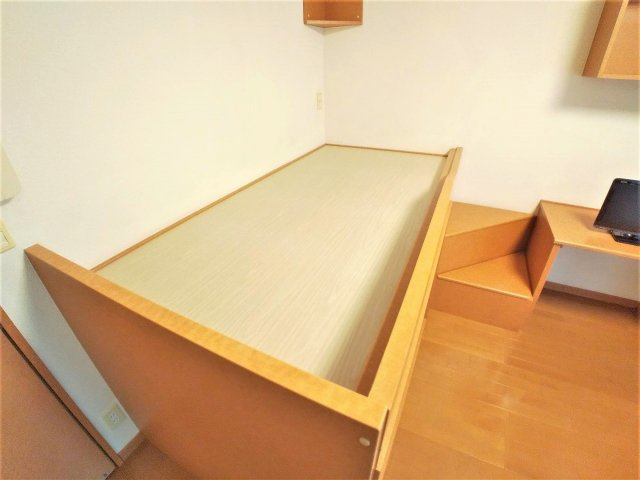 レオパレスシャルムの寝室|落ち着いた色調の寝室です