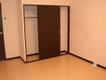 レオネクストサンクワイエットⅡの居間・リビング|ゆったりとしたリビングです