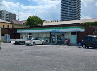 【周辺】 | ヴィラ・アルモニア | ファミマ　さいたま辻8丁目店まで550m