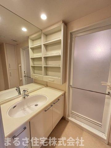 サーパス宮崎駅前の独立洗面台