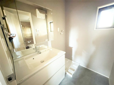 【外観】 | 【仲介手数料３５０万円が無料！！】■山野小学区■ハイグレードデザインハウス | ■３ＬＤＫ
■南側７．９ｍ公道面
■少し高台
■山野小学校
■ハイグレードデザインハウス
■高断熱住宅
■省エネ性能ラベル
■内覧予約可
■モデルハウス見学