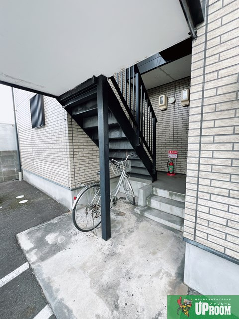ベルウッドハイム岩倉のエントランス