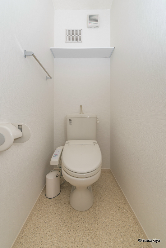 ラ　メゾン　ドュ　ブランのトイレ|トイレ　ウォシュレット付き。