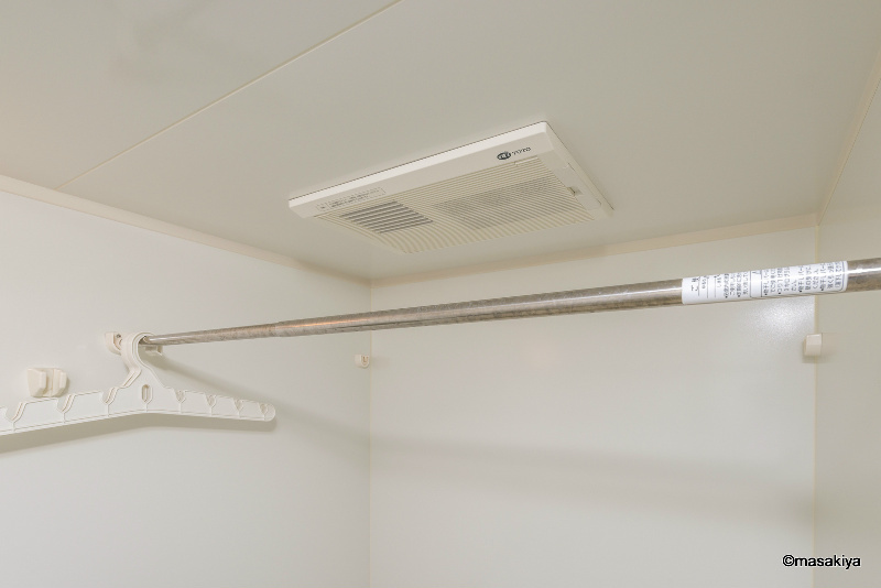 ラ　メゾン　ドュ　ブランの浴室|浴室乾燥機付きです。