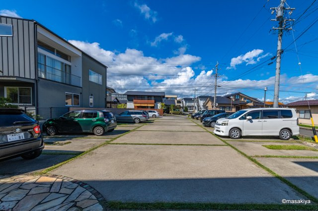 ラ　メゾン　ドュ　ブランの駐車場|駐車場