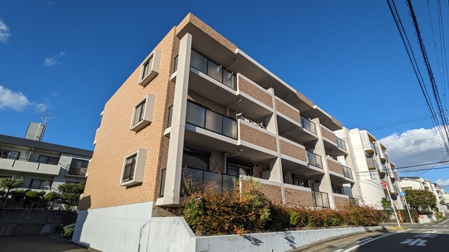 アインス　ローヤル