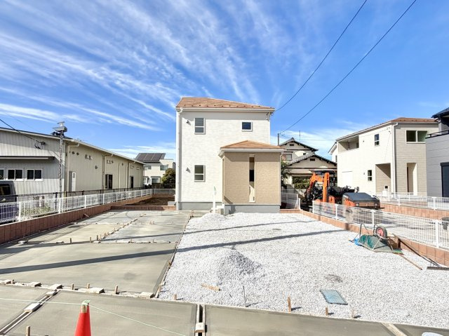 【新築戸建】高崎市新町第7の外観|■外観（3号棟）｜土日のご見学はもちろん、平日・夜間のご案内も大歓迎です♪「今から見たい」や「仕事終わりに見たい」にもご対応できますのでお気軽にお問い合わせください♪