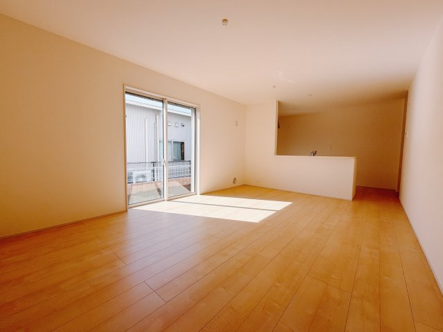 【新築戸建】高崎市新町第7の居間・リビング|■リビング（3号棟）｜毎日の家族とのご飯も大切に、充実できるようオシャレなダイニングキッチンをご用意しました♪より家族との絆も深まります＾＾