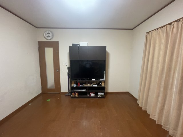 中古戸建・中古住宅　郡山市田村町東山1丁目　守山小・守山中の洋室|荷物がたくさん収納できるクローゼット付きです！