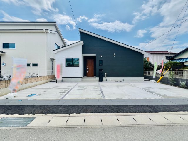 藤岡小林の前面道路含む現地写真|駐車スペース3台以上可◎