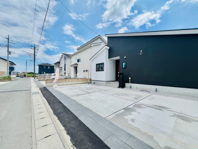 藤岡小林の前面道路含む現地写真|車の通りも少なく駐車も楽々♪