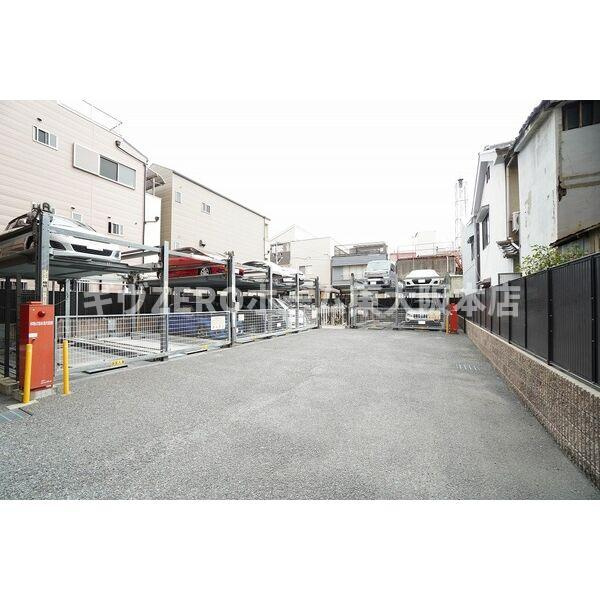 プレジオ都島本通の駐車場