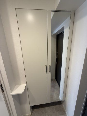 スプランディッド弁天町WESTの洋室