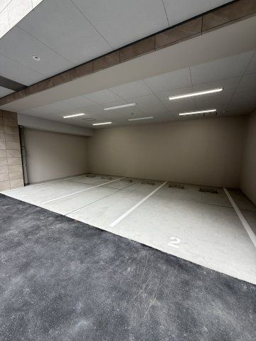 スプランディッド弁天町WESTの駐車場