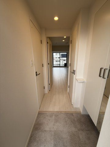 スプランディッド弁天町WESTの玄関