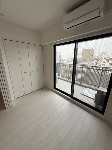 スプランディッド弁天町WESTの玄関