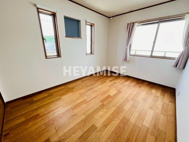 豊洋台2丁目戸建の洋室