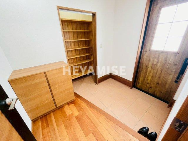 豊洋台2丁目戸建の玄関