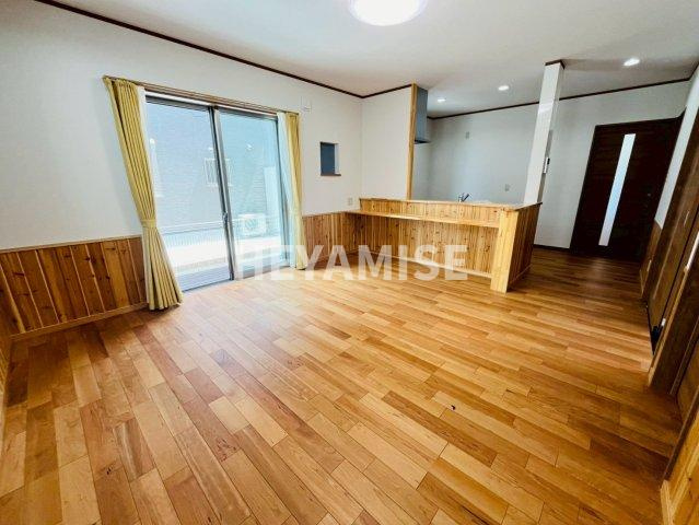 豊洋台2丁目戸建の居間・リビング