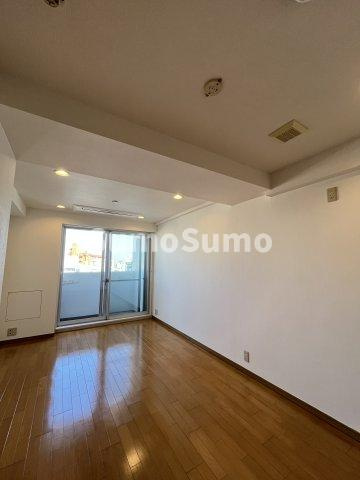 グランドメゾン三軒茶屋の洋室|使い勝手のいい洋室です