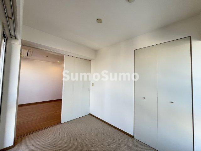 グランドメゾン三軒茶屋の洋室|コンパクトで使いやすい洋室です