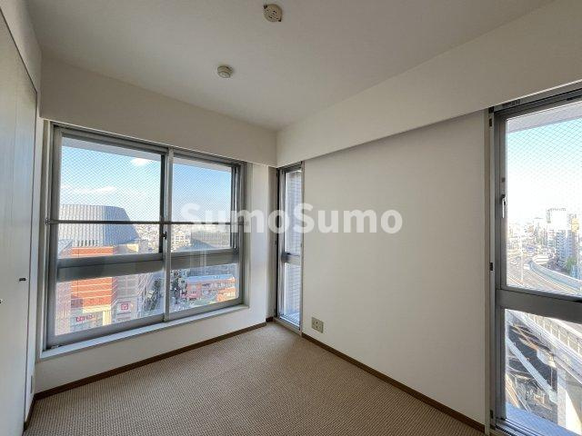 グランドメゾン三軒茶屋の洋室|コンパクトで使いやすい洋室です