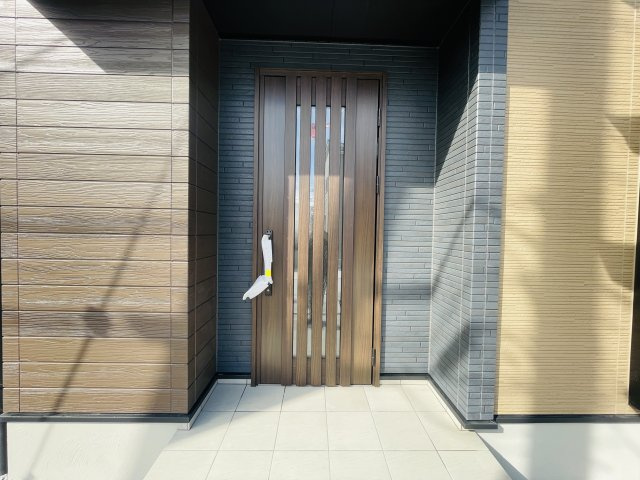 【玄関】 | 熊谷市石原　　新築戸建　　全６区画　１号棟