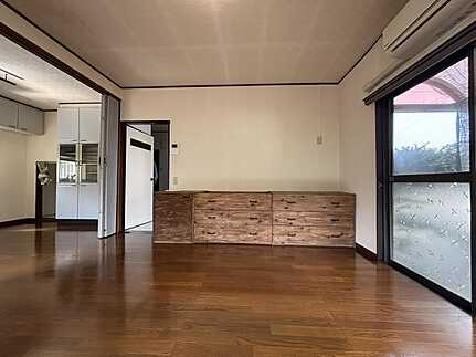 広島市安佐南区長束西４丁目　中古一戸建ての居間・リビング