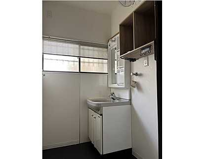 広島市安佐南区長束西４丁目　中古一戸建ての独立洗面台