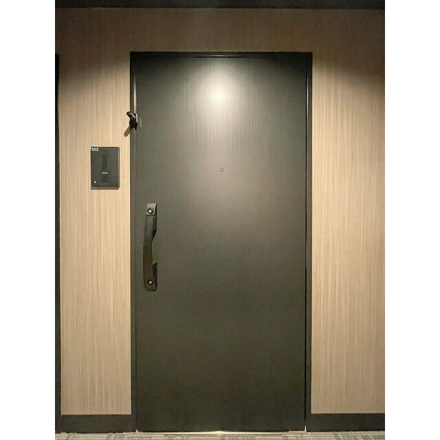 フレシア祐天寺の玄関