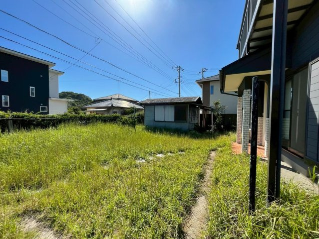 銚子市三崎町１丁目　中古戸建の庭|※画像の一部はAIを用いて加工・編集しています。実際の状況と異なる場合がありますので、ご了承下さい。