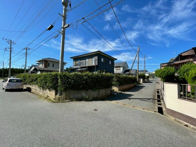 銚子市三崎町１丁目　中古戸建の前面道路含む現地写真
