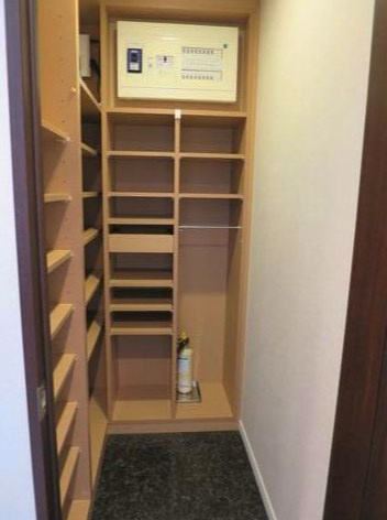 エコロジー錦糸町レジデンスの玄関|シューズインクローゼット