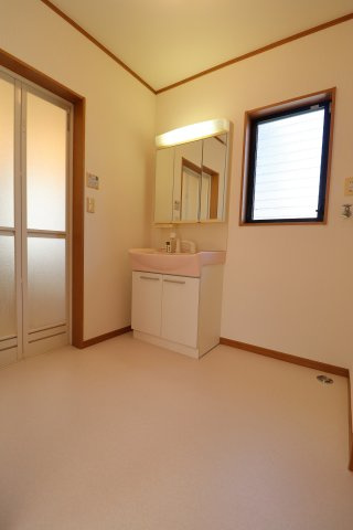 花畑中垣貸家の洗面所