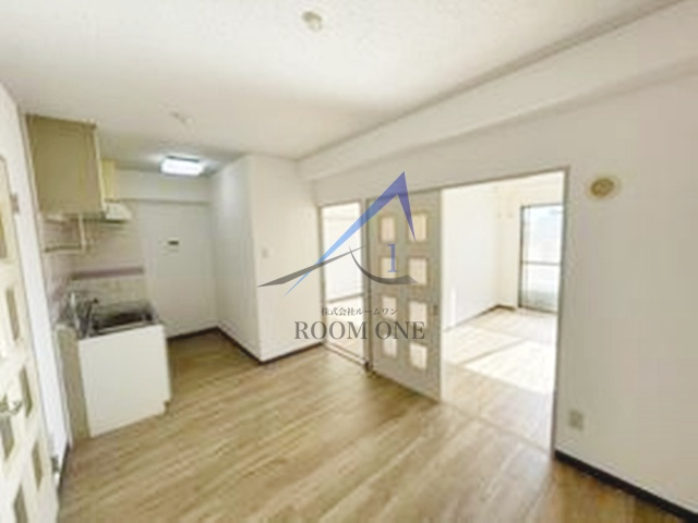 グランドゥールオークラNo1の居間・リビング|洋室のお部屋です。