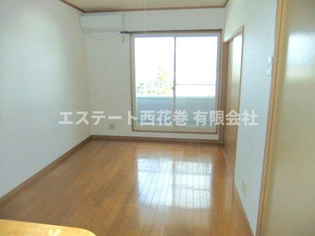 コーポ花輪野の居間・リビング|リビング　写真は202号室になります。