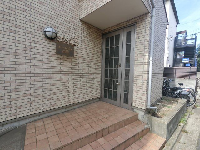 ルームピア船橋のエントランス